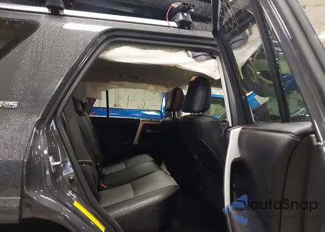 2024 Toyota 4Runner Sr5 Premium z USA, uszkodzony, nr VIN JTENU5JR2R6279493